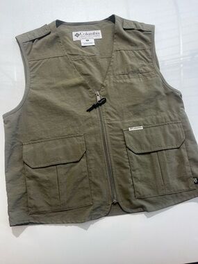 Columbia Sportswear Company GRT Utility Vest Khaki Sz S Fishing Hiking Outdoor